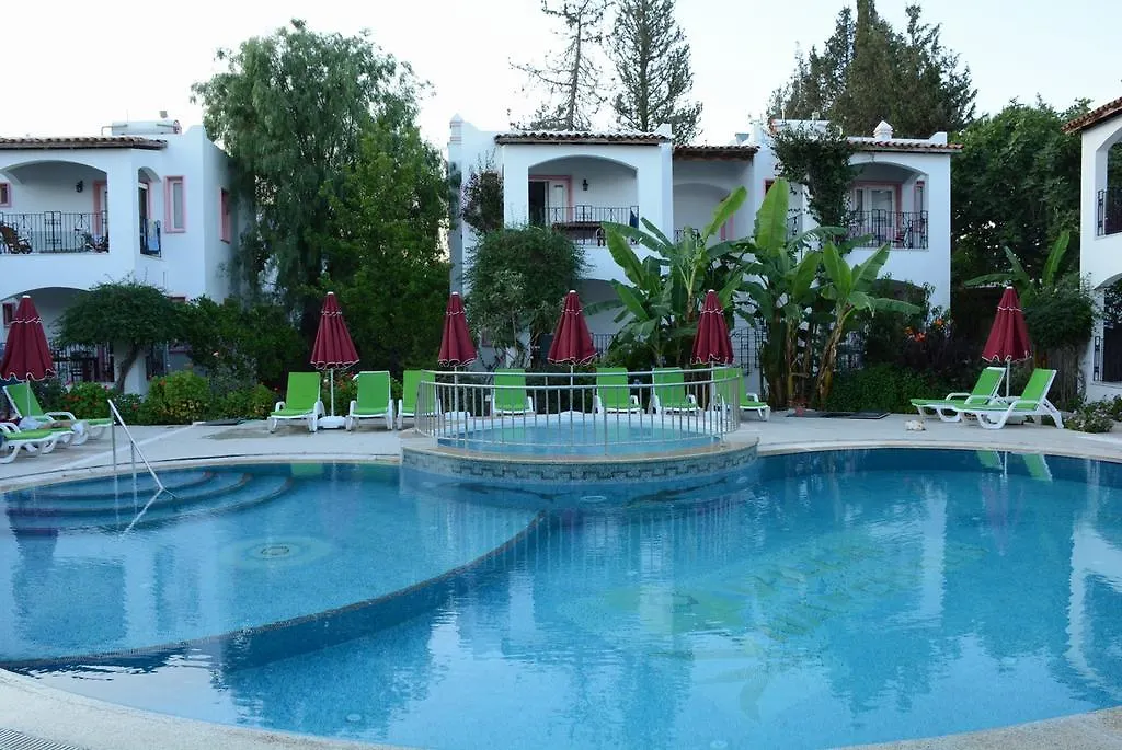 Villa Nergis Битез 5*,